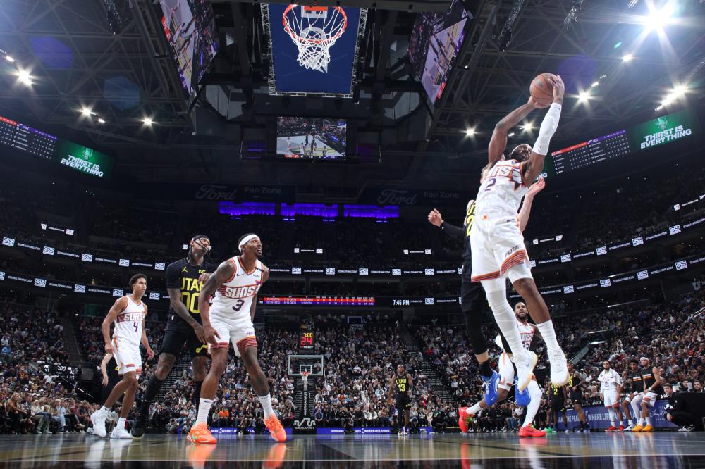 在攻防两端 在攻防两端