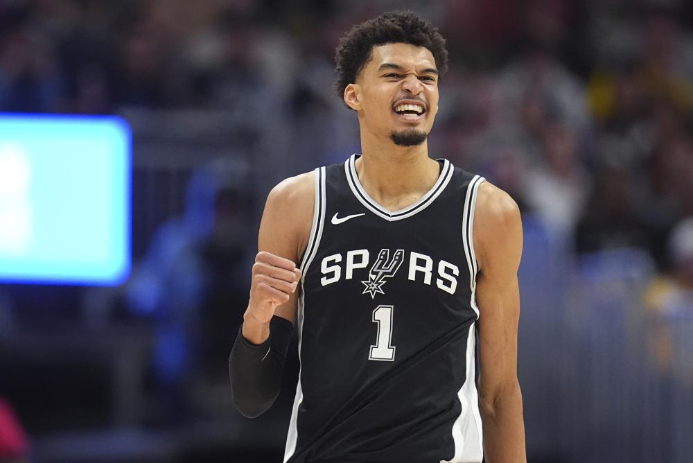 赛季表现突 赛季表现突