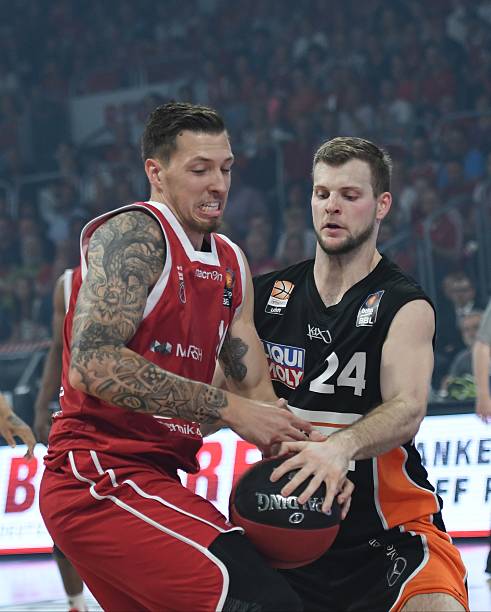 伍在攻防转 伍在攻防转